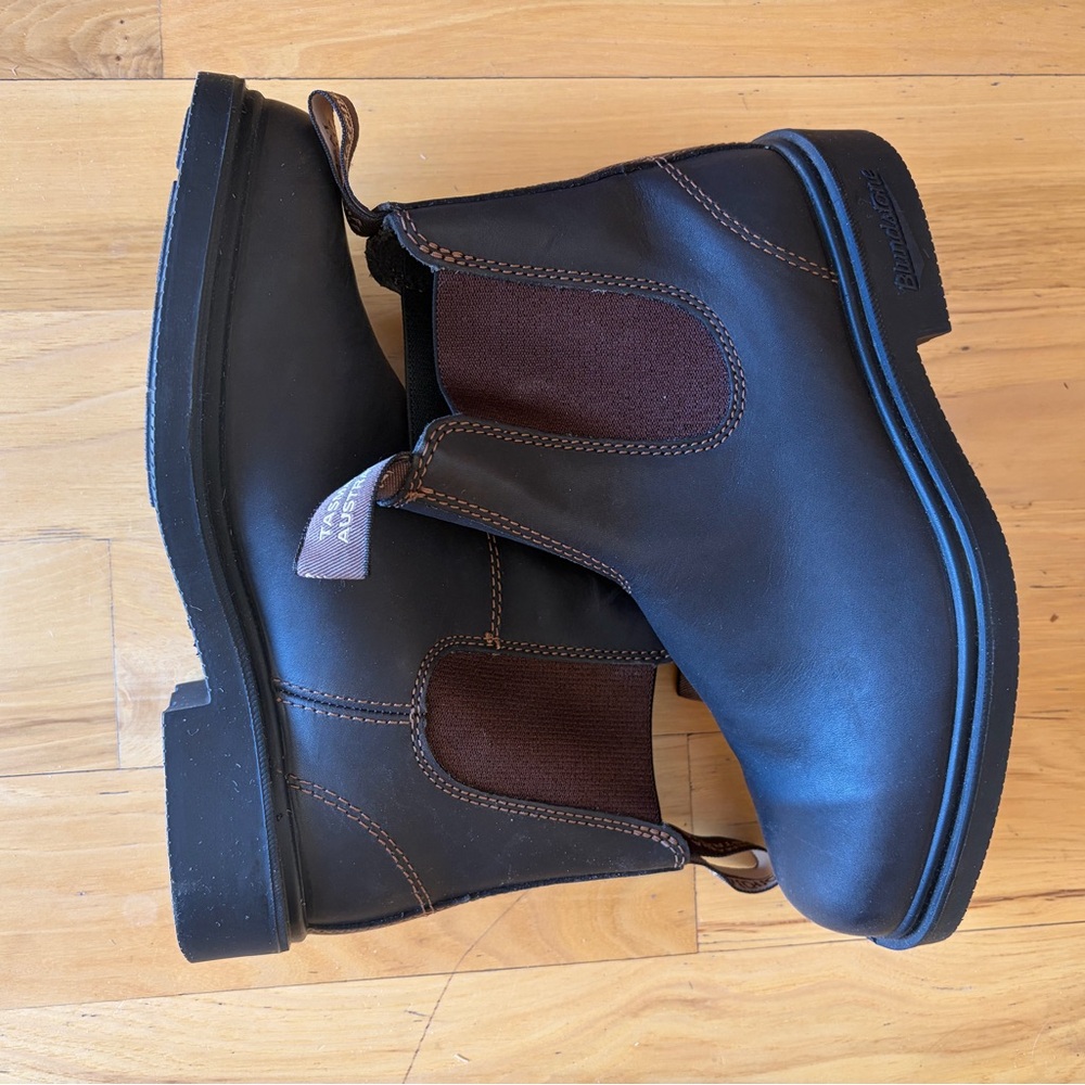 Blundstone Dark Brown Ankle Boots with Elastic Sides